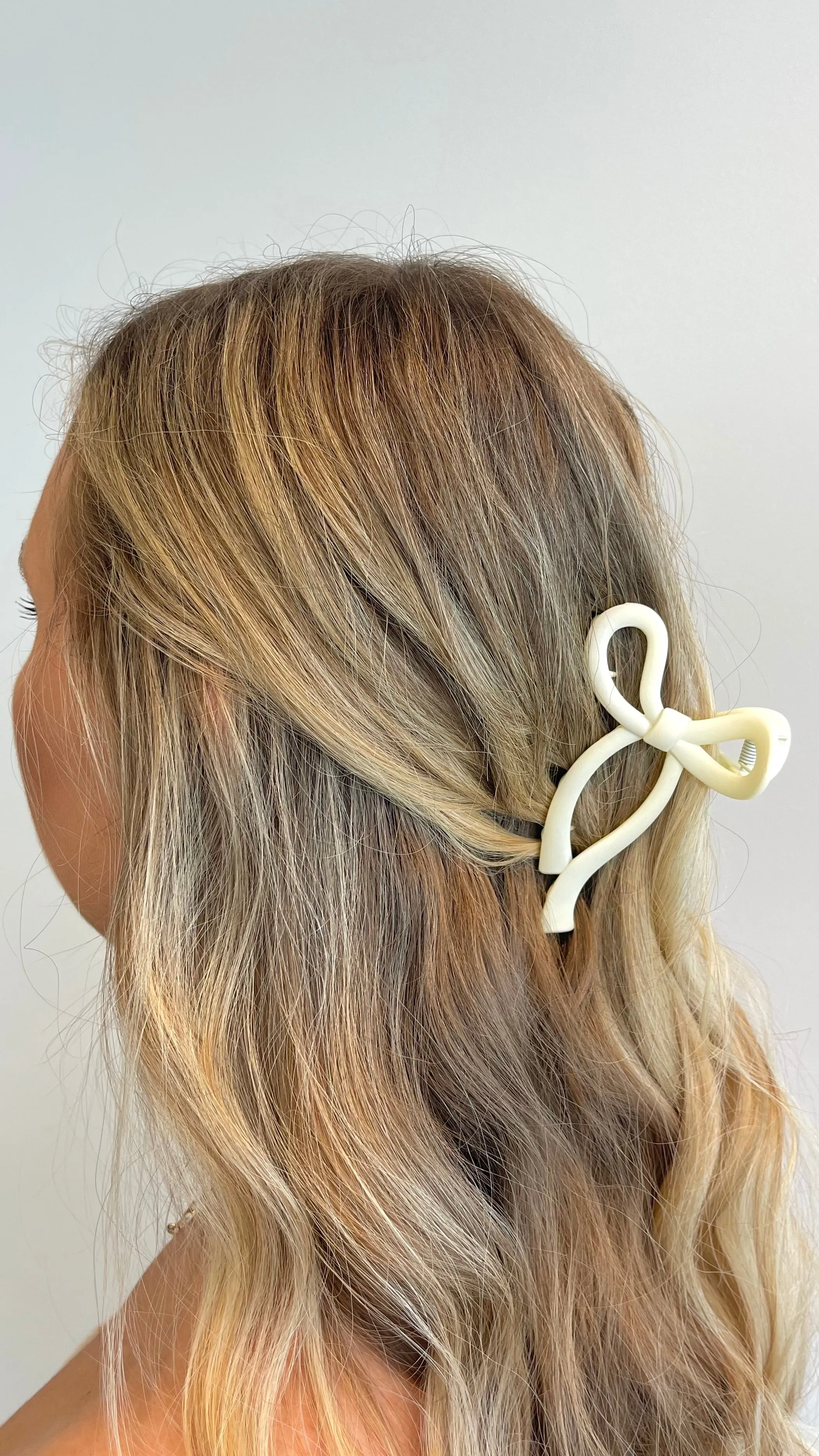 Matte Bow Claw Clip - Butter