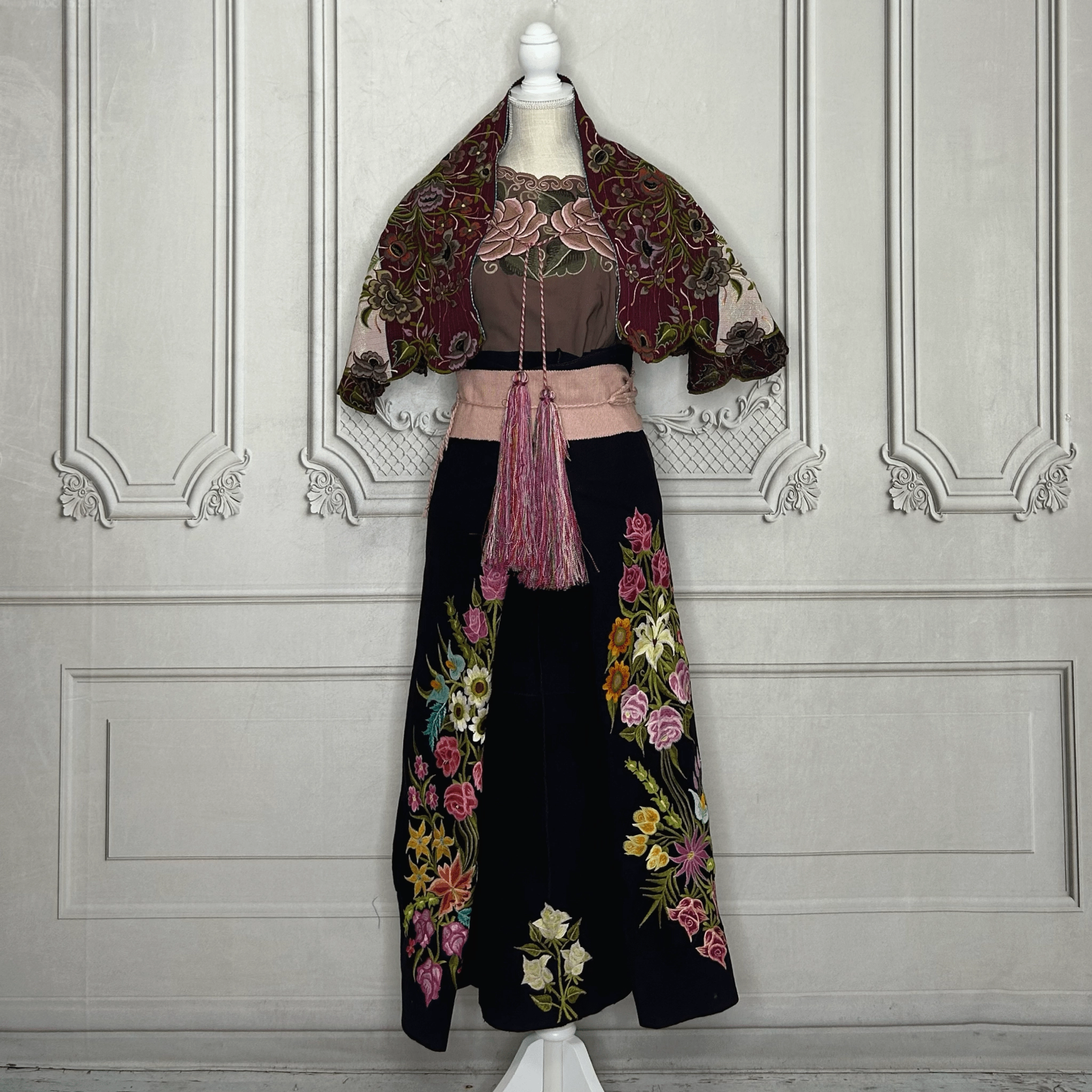 Traditional Zinacantan Chiapas Outfit - Women