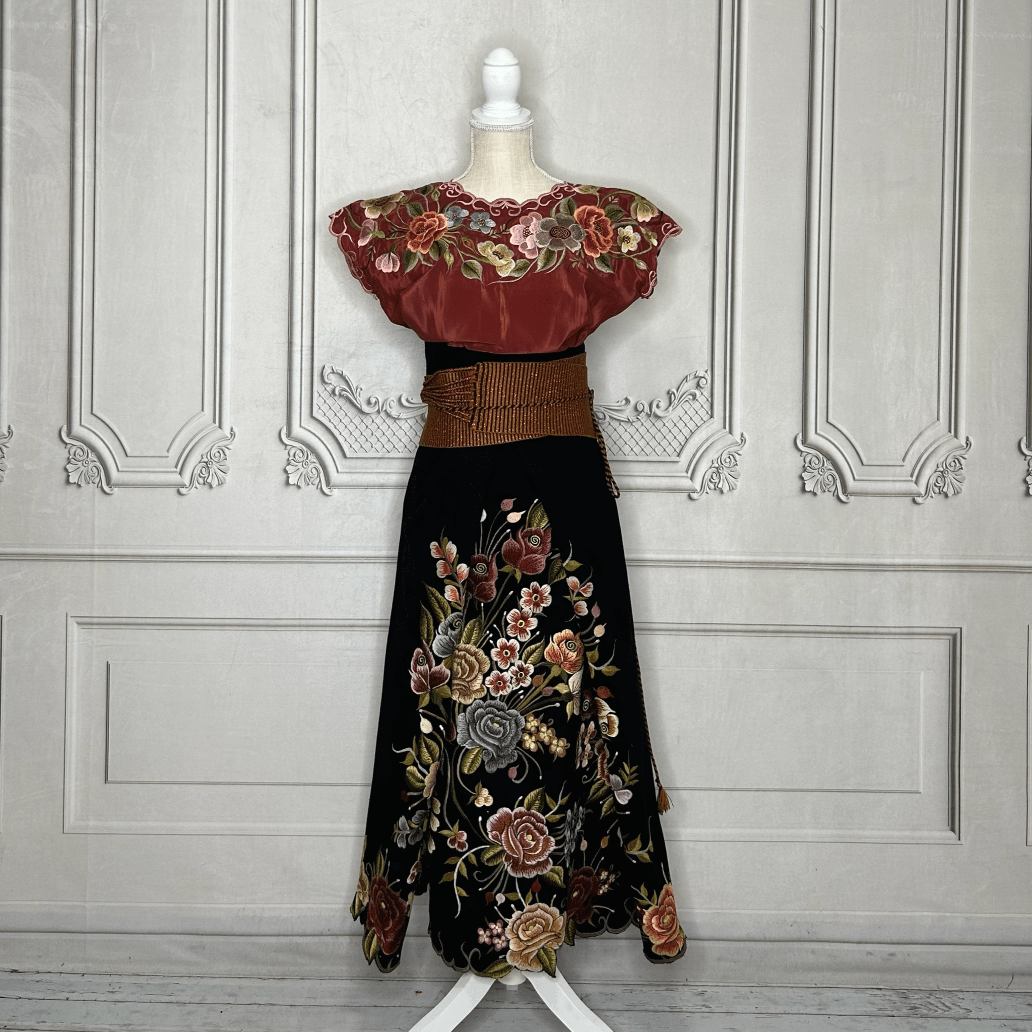Traditional Zinacantan Chiapas Outfit - Women