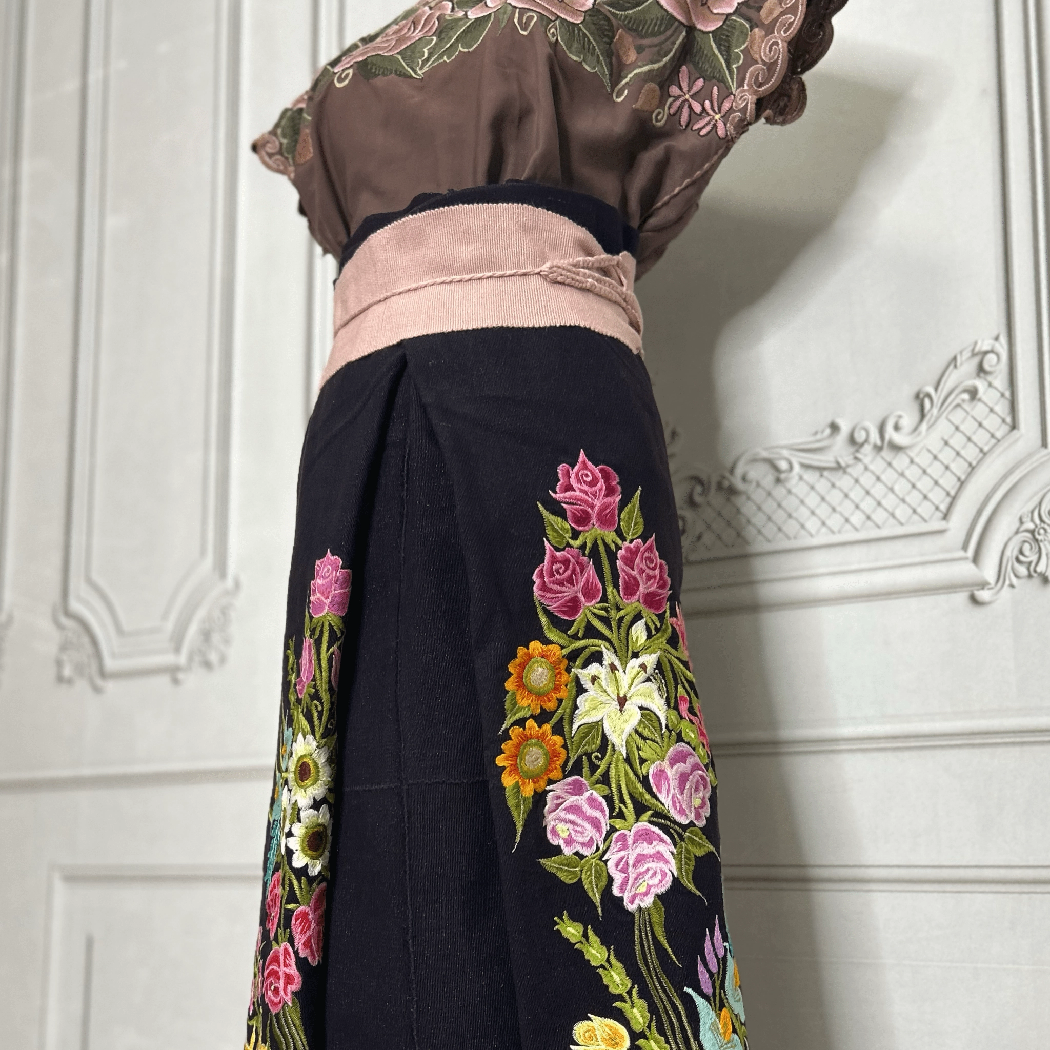 Traditional Zinacantan Chiapas Outfit - Women