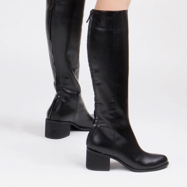*UK size 3 - ALICE  - brown, 5cm/0.8cm heel - length 37cm , calf circumfernce 35cm.