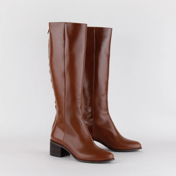 *UK size 3 - ALICE  - brown, 5cm/0.8cm heel - length 37cm , calf circumfernce 35cm.